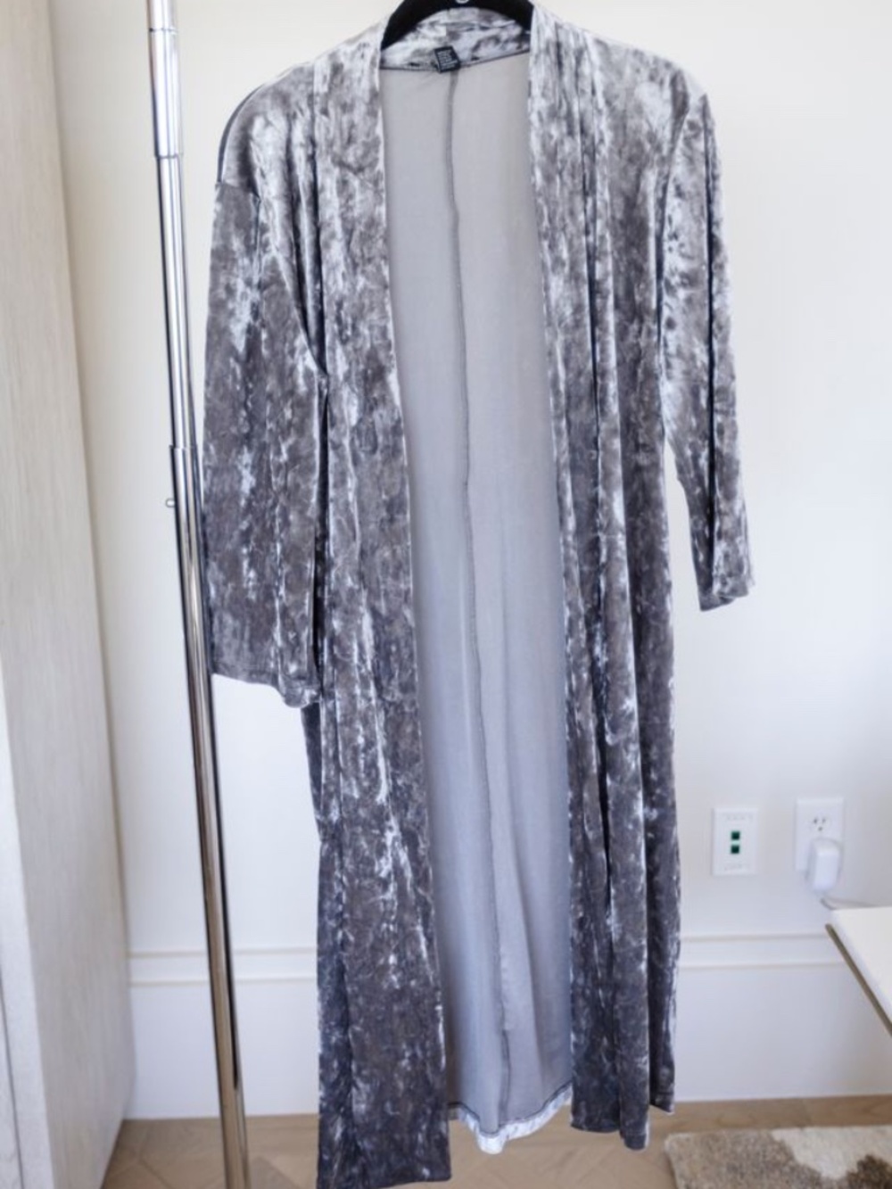 Forever 21 silver crushed velvet duster cardigan